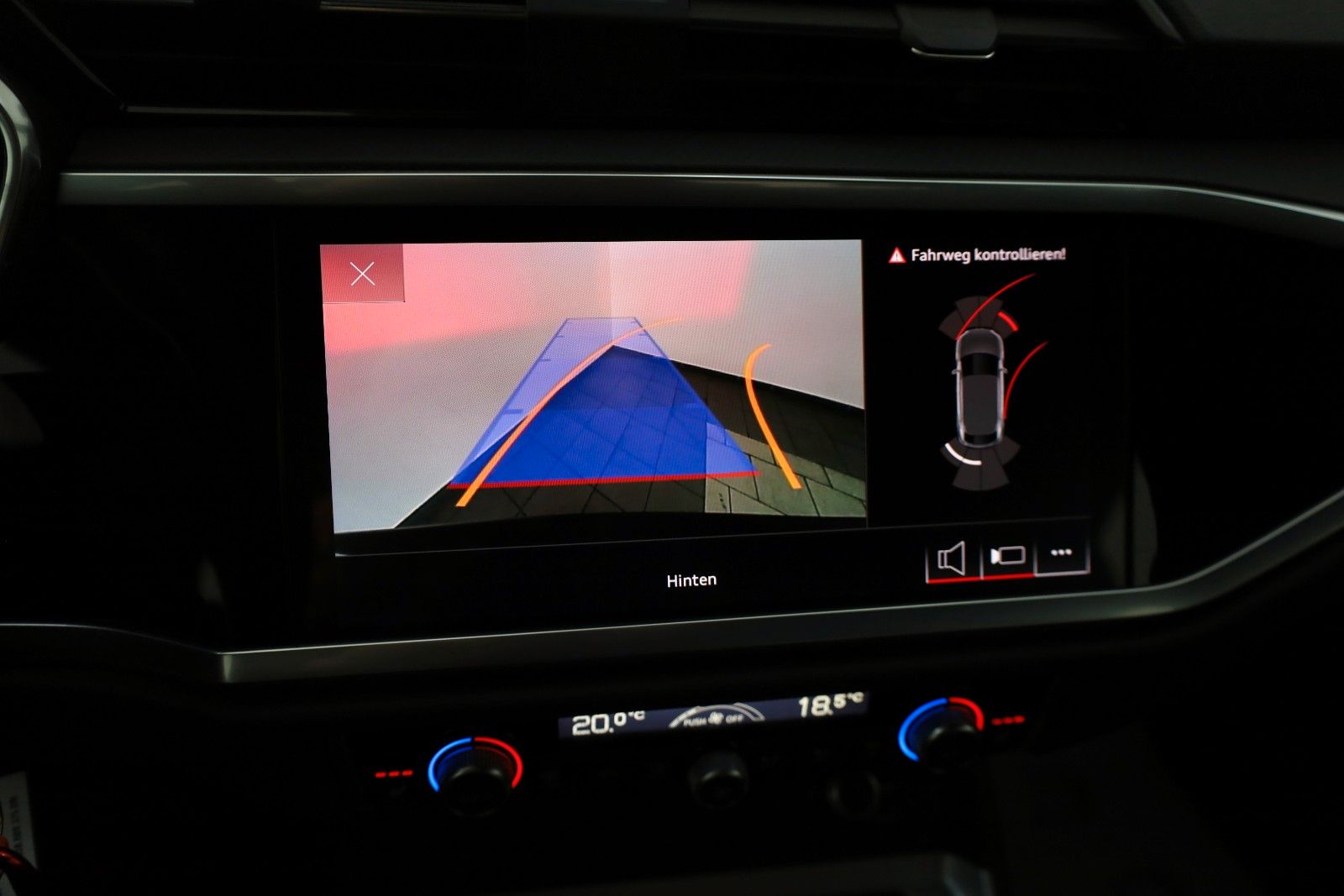 Fahrzeugabbildung Audi Q3 Sportback 45 TFSI e, Leder,Navi,SH,Kamera,AHK