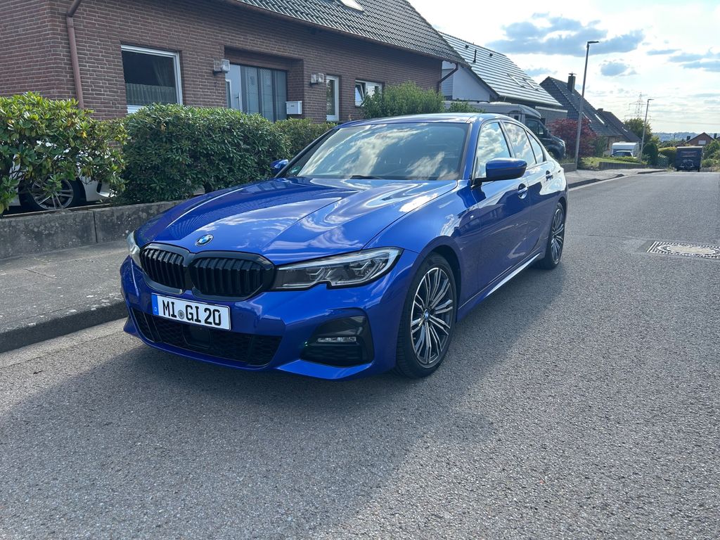 Image of BMW 330