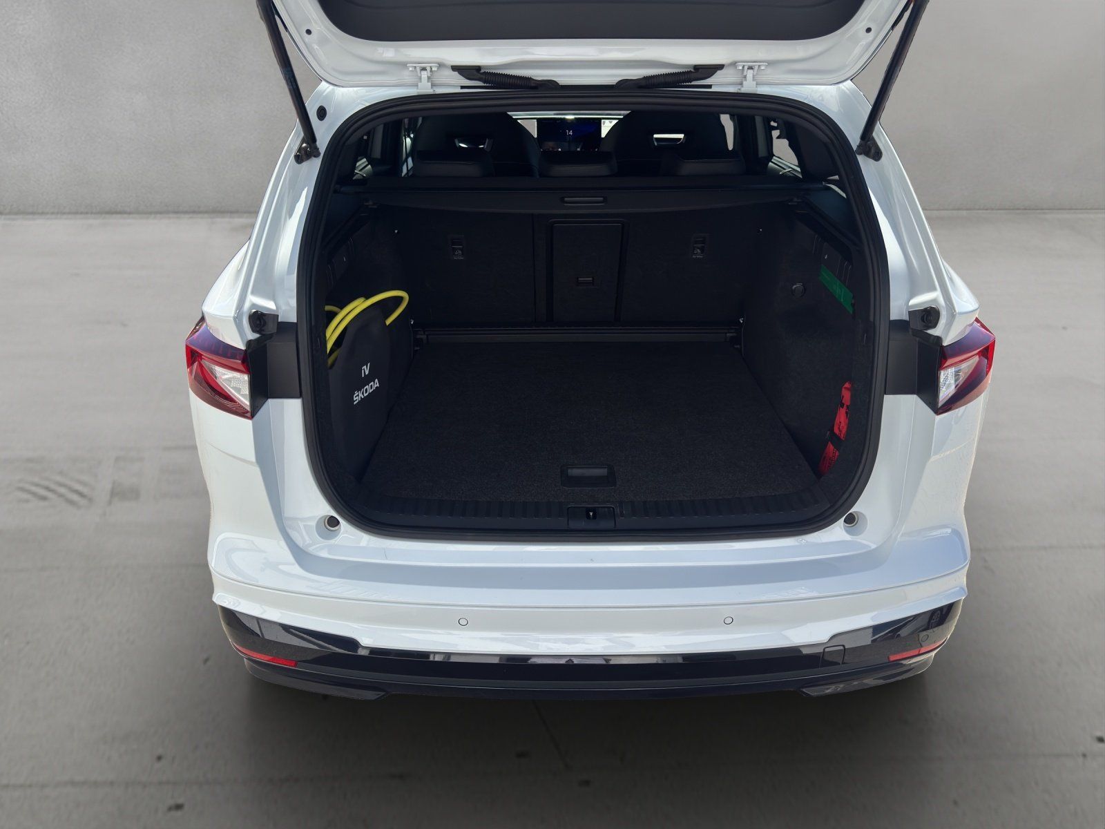Fahrzeugabbildung SKODA Enyaq iV 80x Sportline/WÄRMEPUMPE/ACC/KAMERA/SHZ
