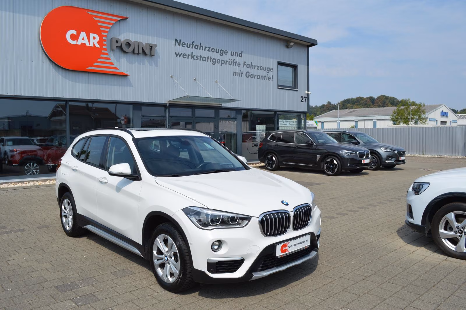 BMW X1 xDrive 20d xLine*Pano.Dach*HUD*Navi*LED*SHZ*