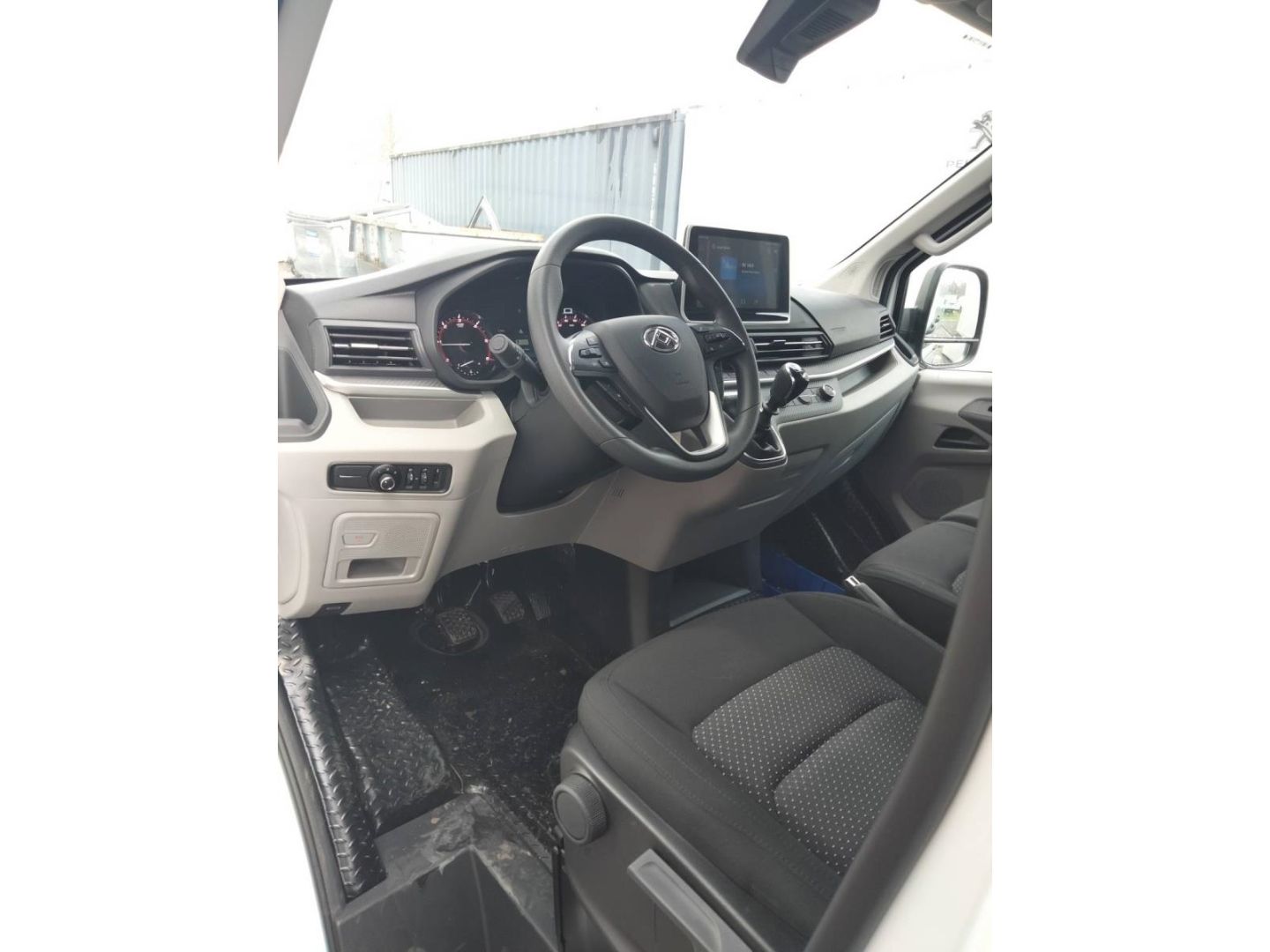Fahrzeugabbildung Maxus Deliver9 2.0 Diesel Panel Van L3H2 FWD Base