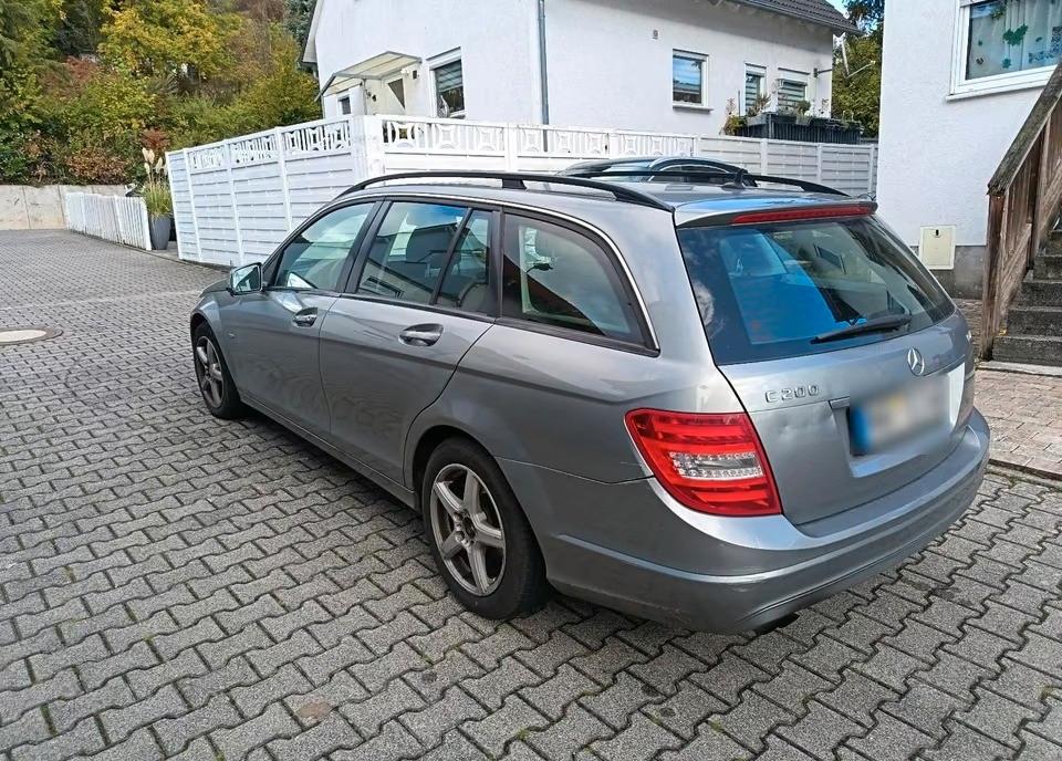 Mercedes-Benz C200 2011 — engine 2.143 cm³, 136 HP (100kW)
