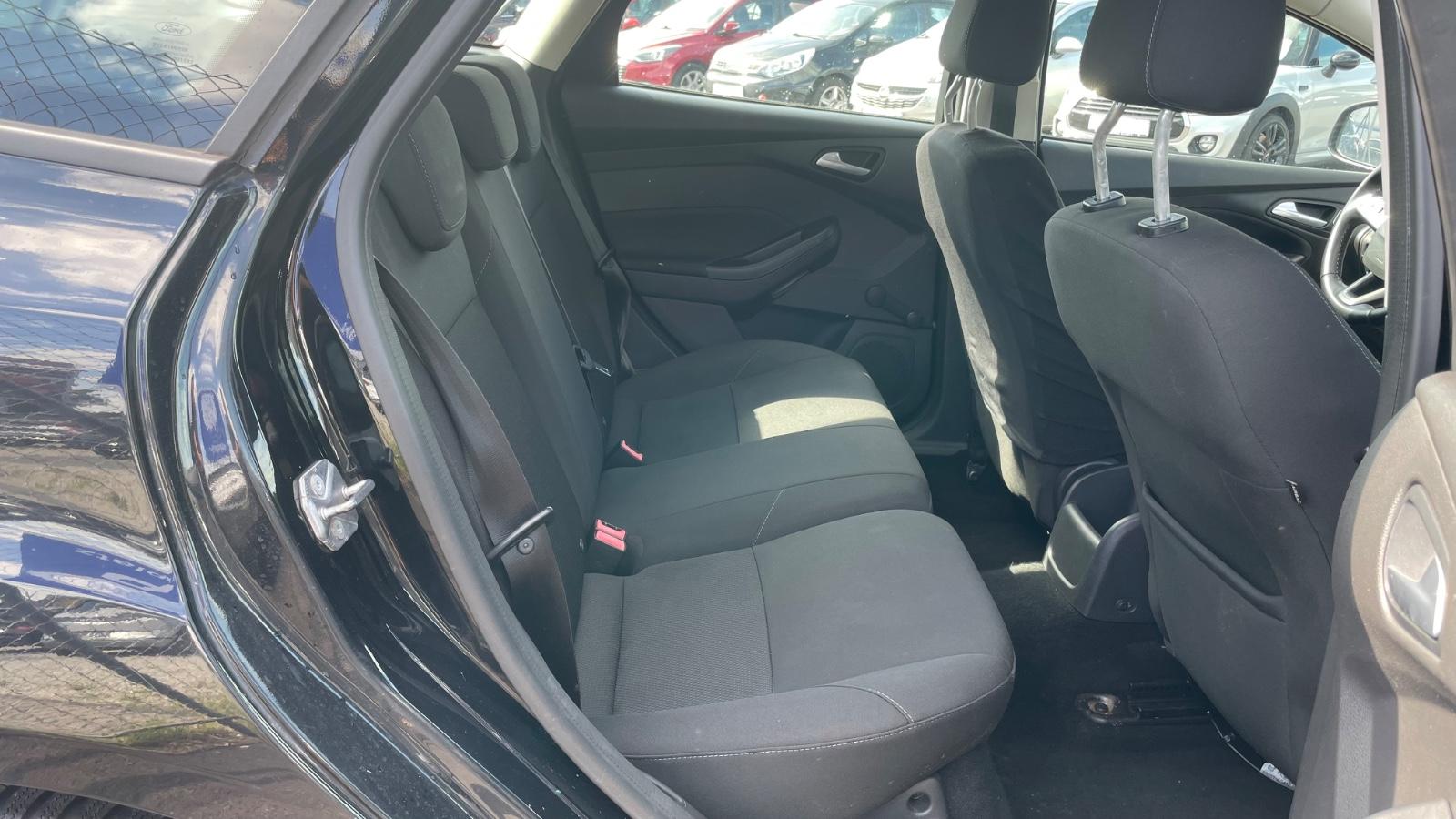 Ford Focus 2015 — photo 9
