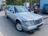 Mercedes-Benz E 300 TD Turbo 4-matic, Projekt - gebrauchte Mercedes-Benz E 300 aus dem Jahr 1995