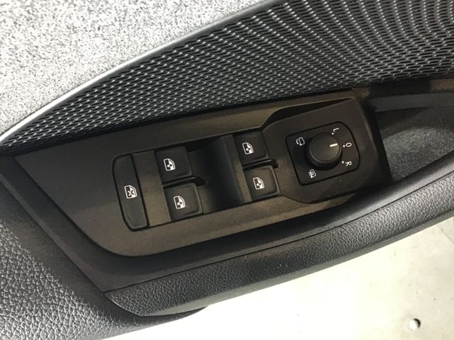 Fahrzeugabbildung Skoda Octavia Selection 2.0 TDI Combi DSG/ACC/Navi/RFK