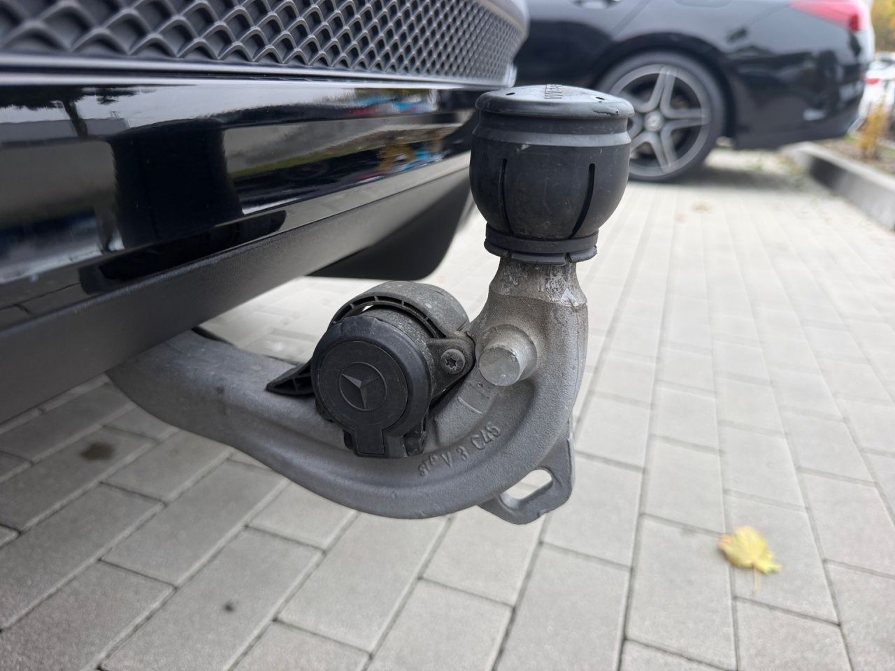 Fahrzeugabbildung Mercedes-Benz GLB 35 AMG 4M AHK+PANO+MULTIB+NIGHT+AUG.REA+CARP
