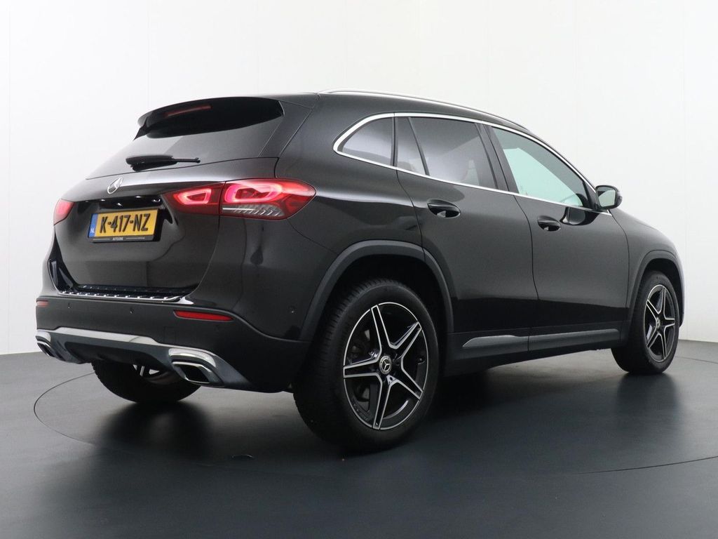 Mercedes-Benz GLA 200 Business Solution Luxury AMG Felgen MBUX