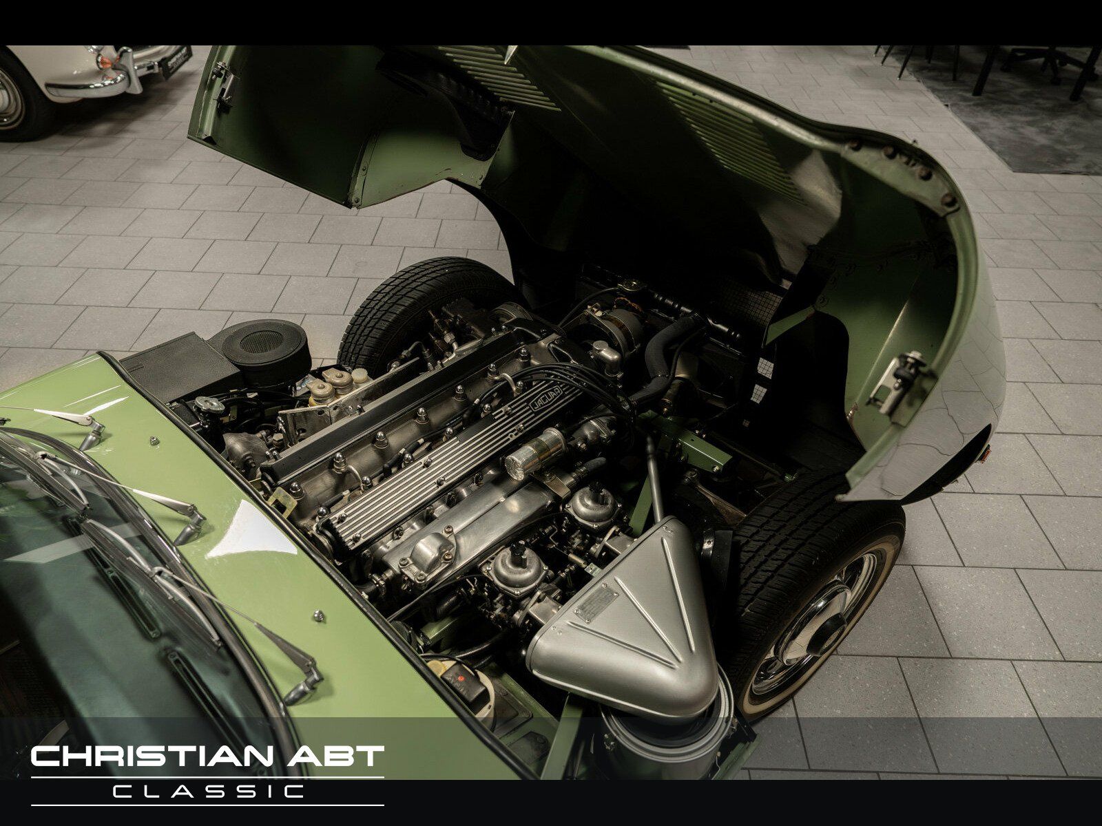 Fahrzeugabbildung Jaguar E-Type 4.2 Serie2 - Wertgutachten Note 1