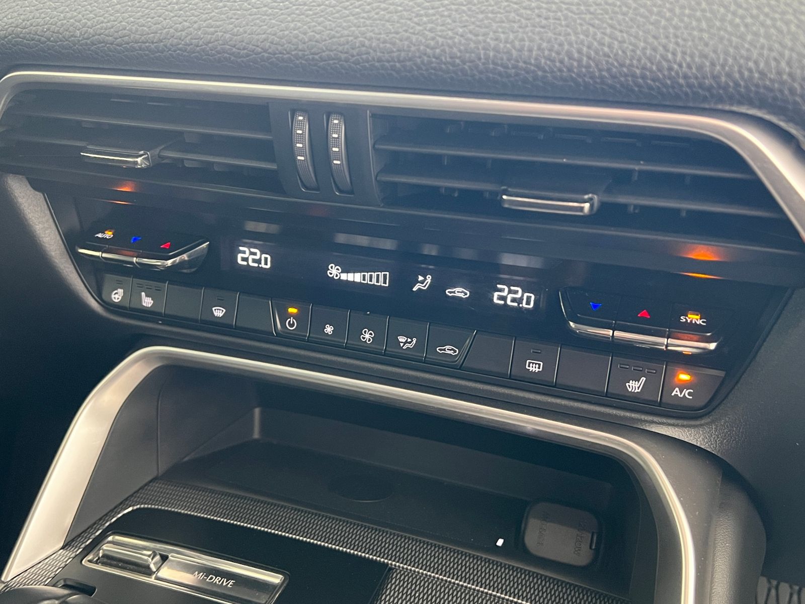 Fahrzeugabbildung Mazda CX-60 Exlusive-Line 2.5 e-SKYACTIV-G Hybrid AWD