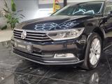 Volkswagen Passat Variant Highline Virtual- AHK / - Volkswagen Passat aus 2017