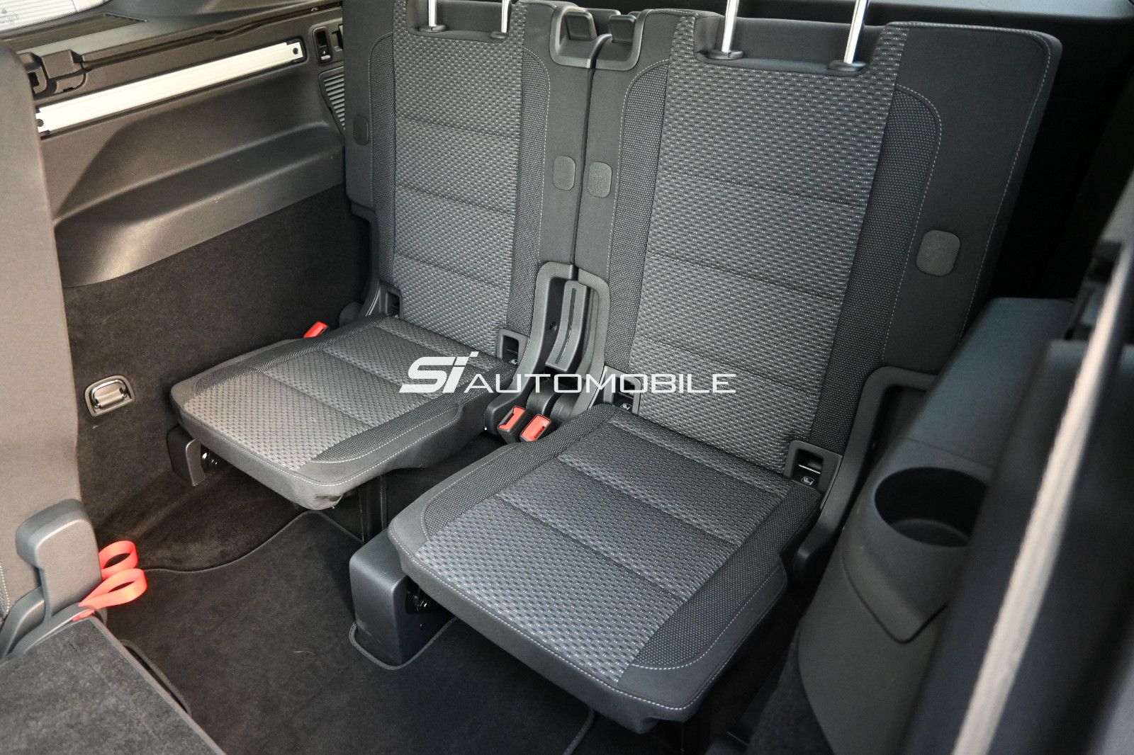 Fahrzeugabbildung Volkswagen Touran 2.0 TDI DSG °ACC°AHK°PANO°STANDHEIZ°7-SI°