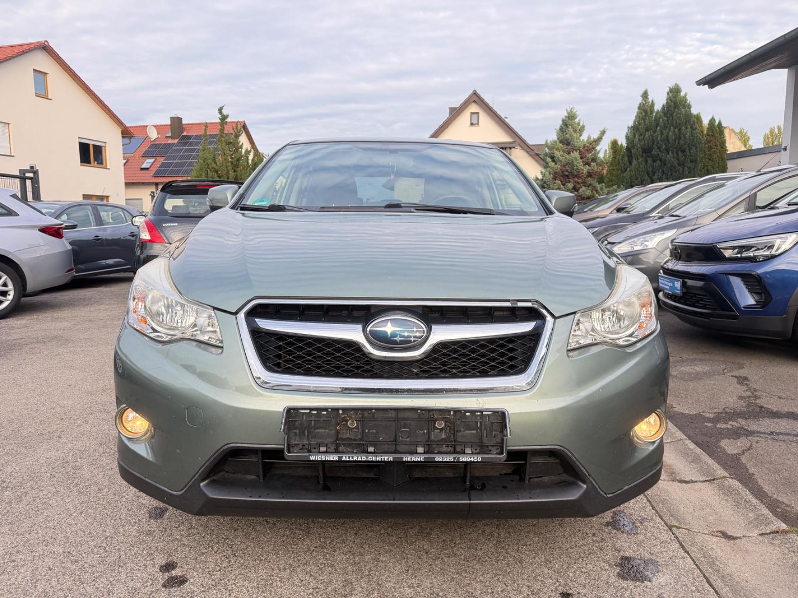 Subaru XV 2014 — rear view