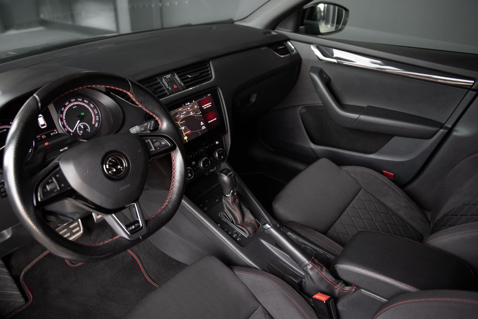 Skoda Octavia 2.0 TSI RS Combi*DSG*LED*NAVI*H&R*20"* foto 10