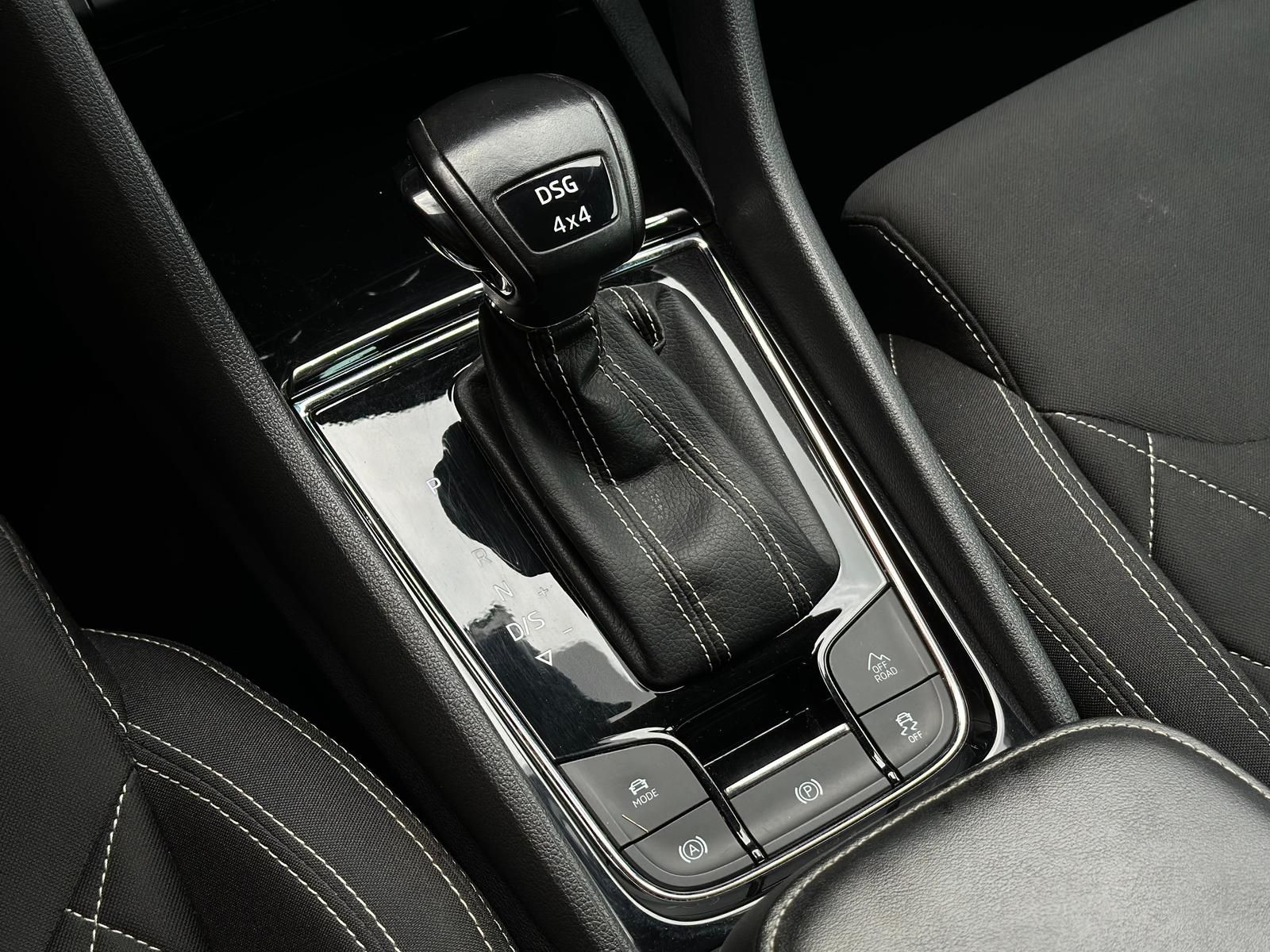 SKODA Karoq 2.0TSI SPORTLINE 4x4* LED#AHK#PANO#SH#KEYL - Image 15