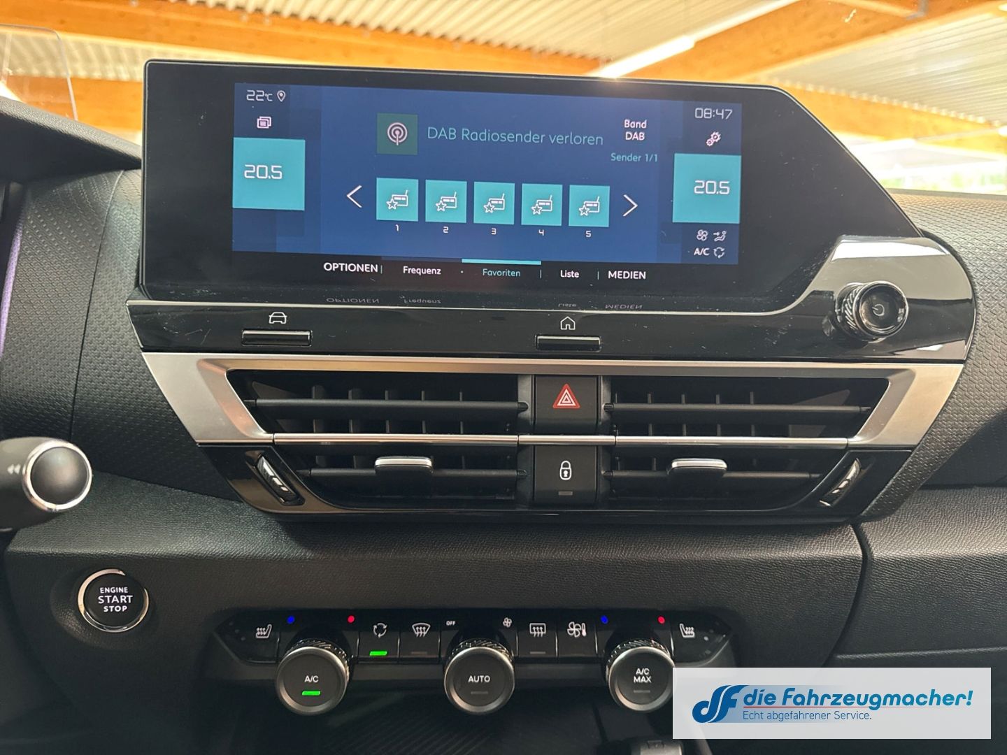 Fahrzeugabbildung Citroën C4 E- Shine HUD Navi 360 Kamera LED Apple CarPla