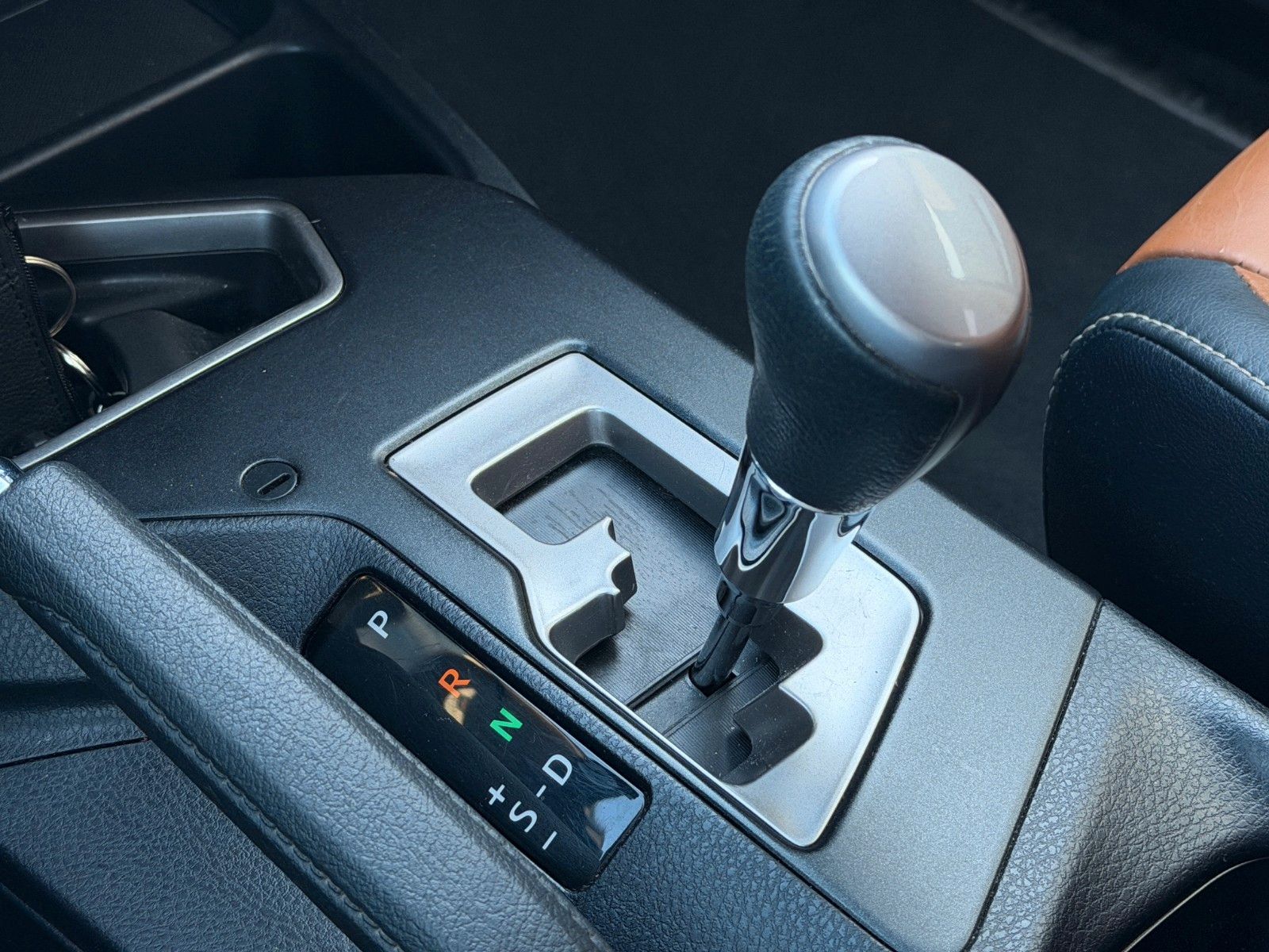 Fahrzeugabbildung Toyota RAV 4 2.5 Hybrid Executive 4x4 *Nav*AHK*LED*RFK*