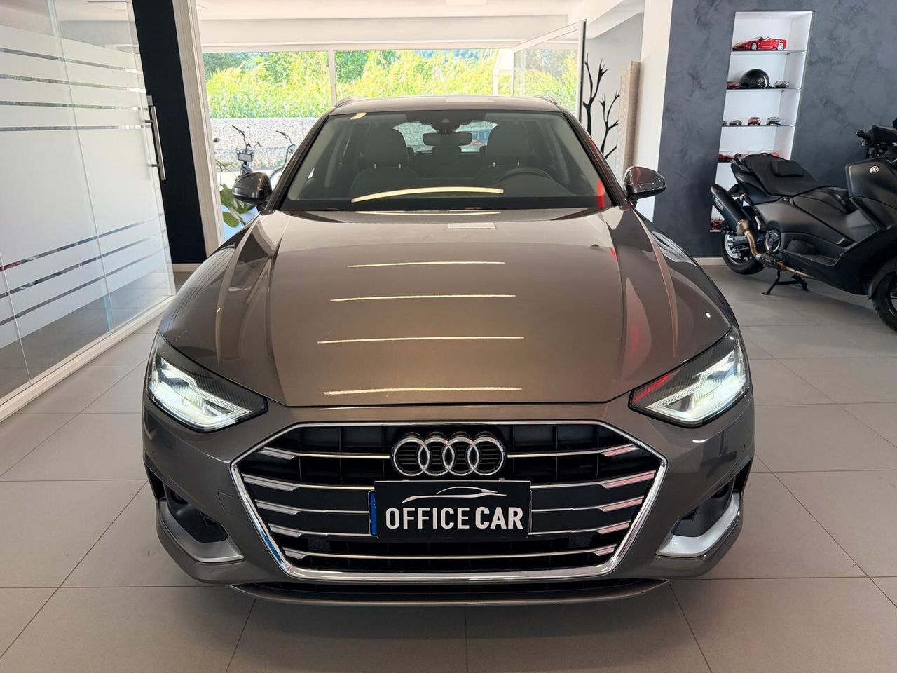 Audi A4 30 TDI/136 CV S tronic Business Advanced imagem 2