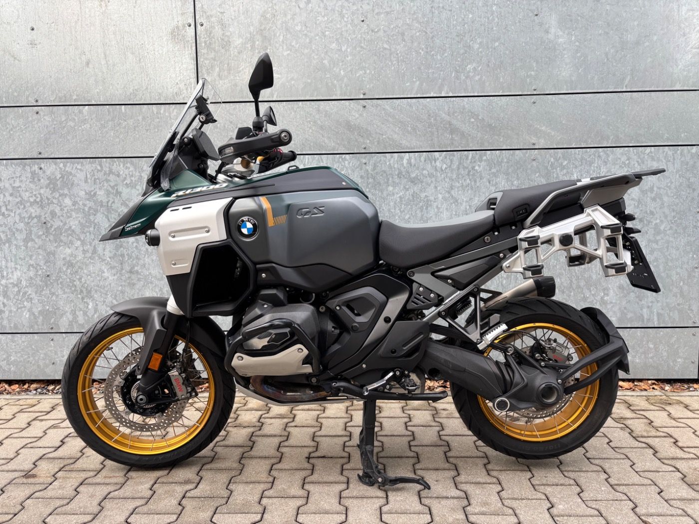 Fahrzeugabbildung BMW R 1300 GS Adventure Option 719 ASA 3 Pakete Akra