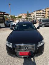Audi A6 Avant 4.2 V8 FSI quattro tiptronic - Audi A6 mit Benzin-Antrieb: Kombi, 4f