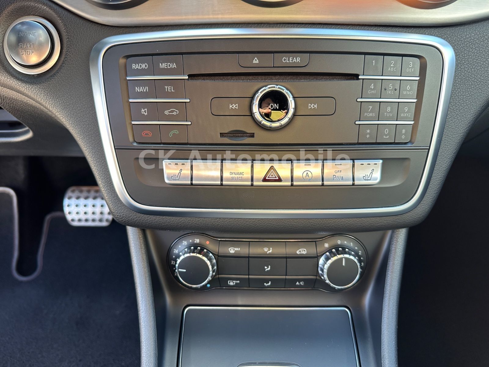 Fahrzeugabbildung Mercedes-Benz CLA 250 Shooting Brake AMG-Line/Navi/LED/ACC/Kam