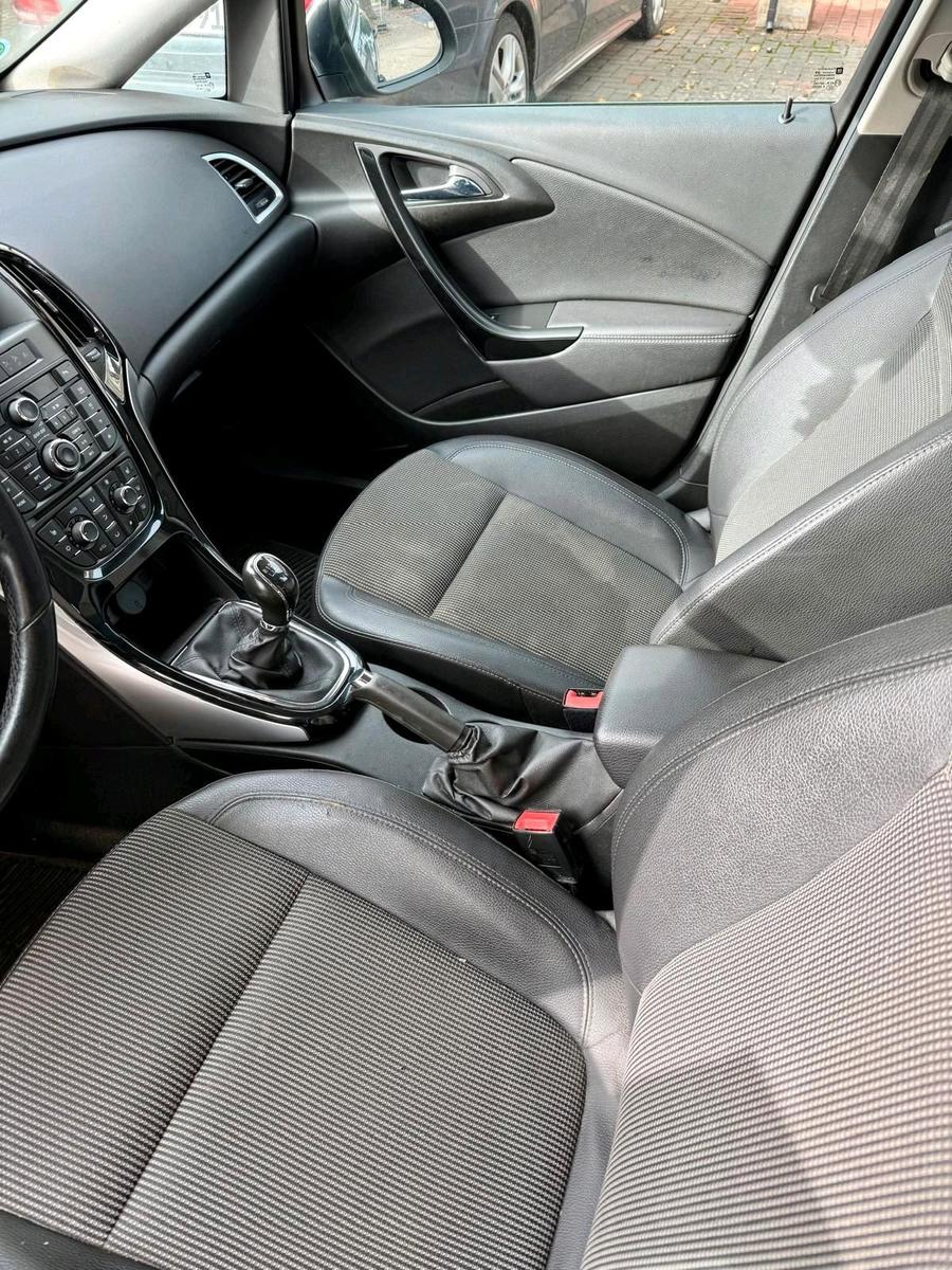 Opel Astra 2015 — photo 6
