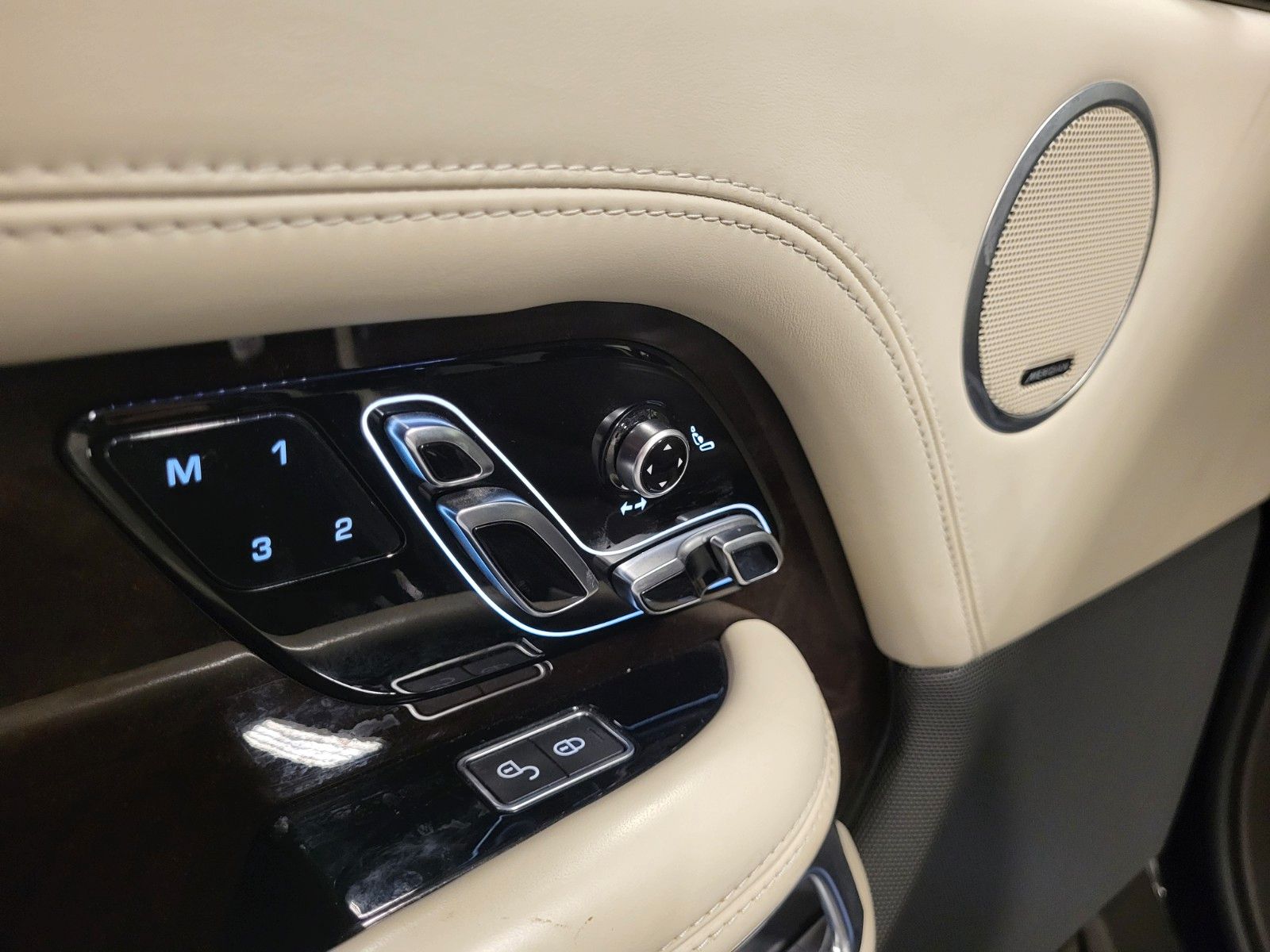 Fahrzeugabbildung Land Rover Range Rover Autobiography/Absolut Voll/TOP!