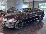 Mercedes-Benz C180 CGI LED Leder Audio Sihzg USB S-Heft PDC - Mercedes-Benz C 180 aus 2012: Coupé
