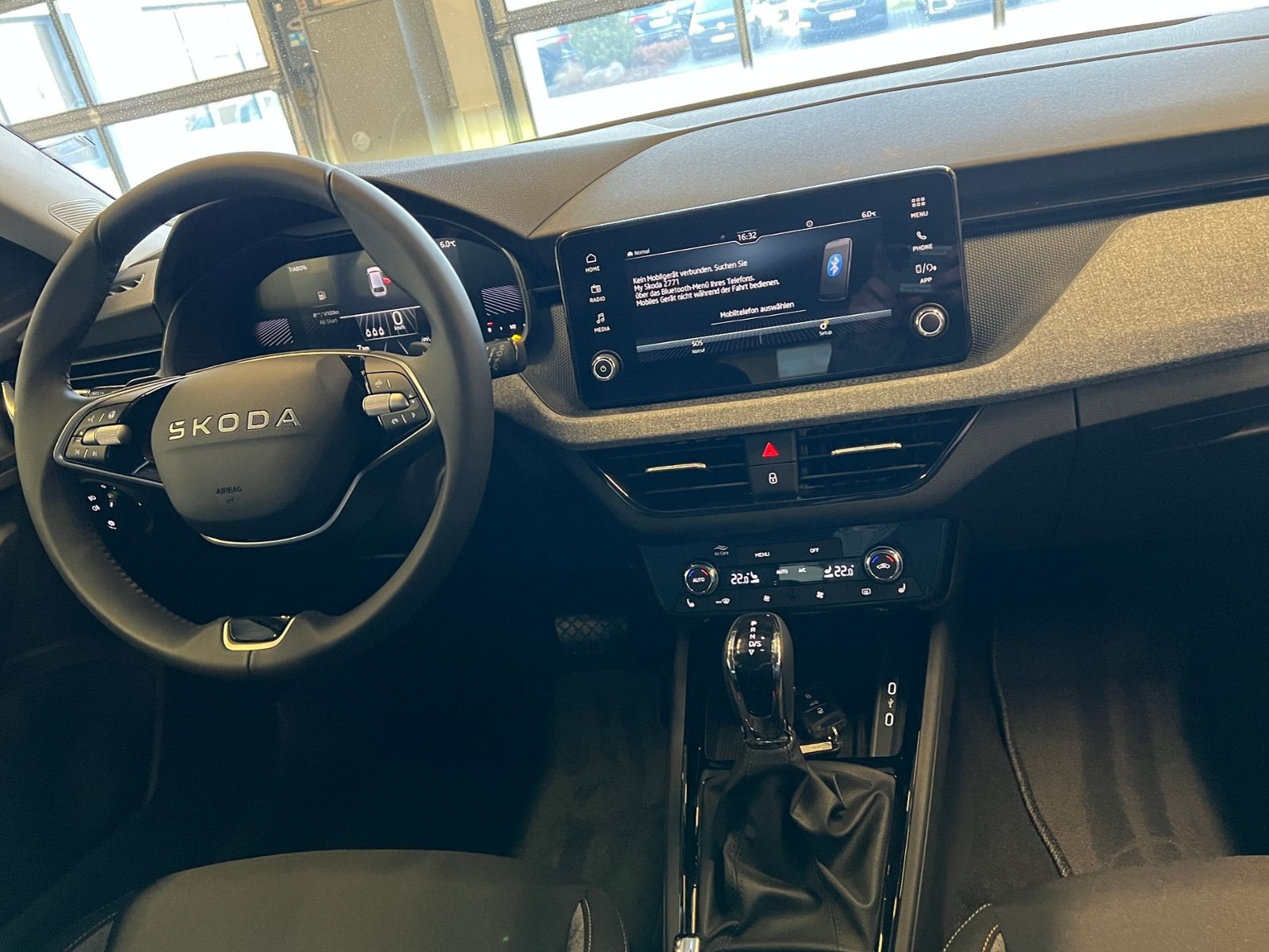 Fahrzeugabbildung SKODA Scala TOUR 1.0 TSI DSG *AHK, Black-Paket, Matrix