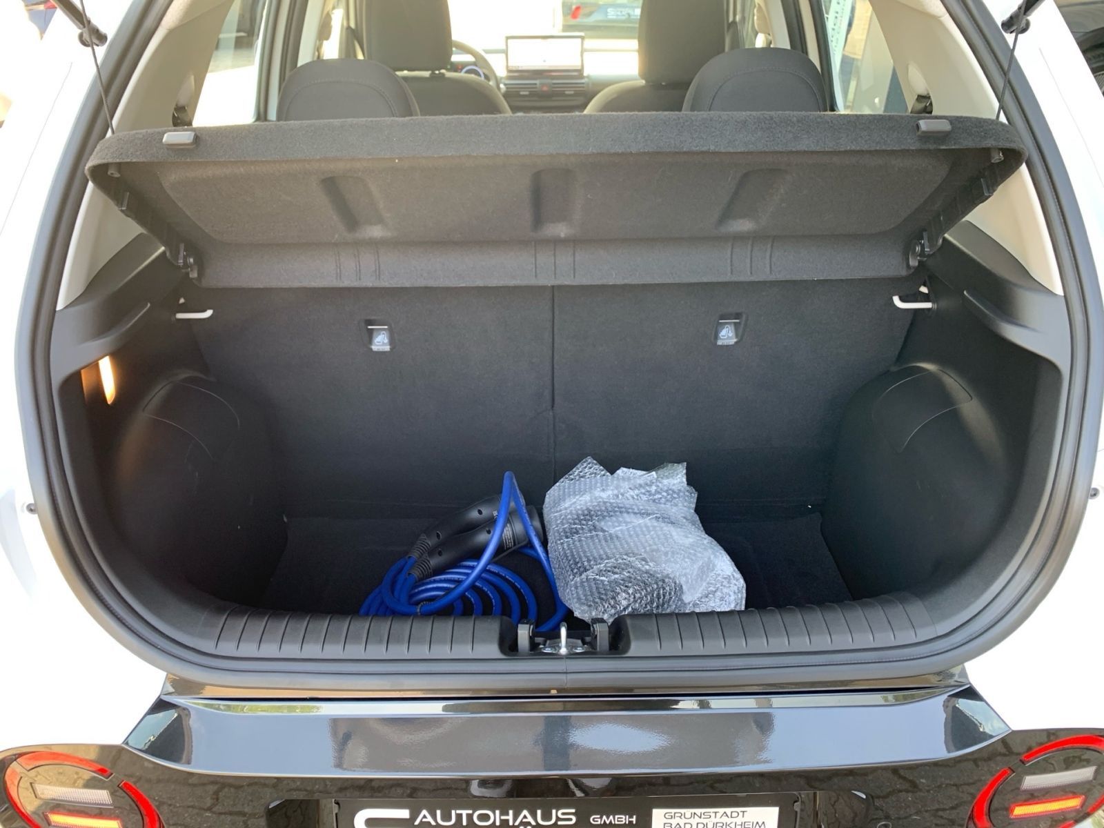 Fahrzeugabbildung Hyundai INSTER Select Elektro 49 kWh Navi Allwetter
