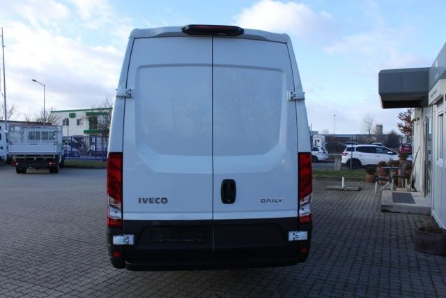 Fahrzeugabbildung Iveco Daily 35S14EA8V Kastenwagen