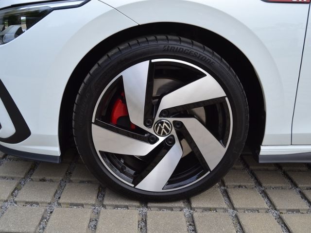 Golf VIII GTI 2.0 TSI DSG 18-ZOLL+SFW/LED/NAVI+V