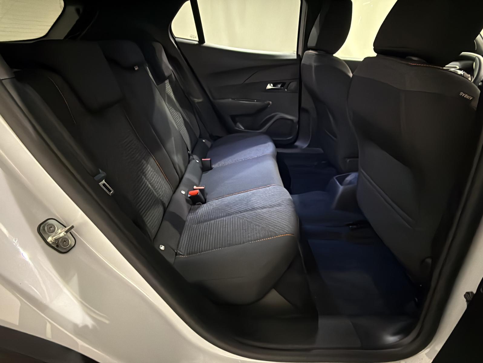 Peugeot 2008 Hyb.145 Business Autom.|PDC|KAMERA|NAVI|SHZ