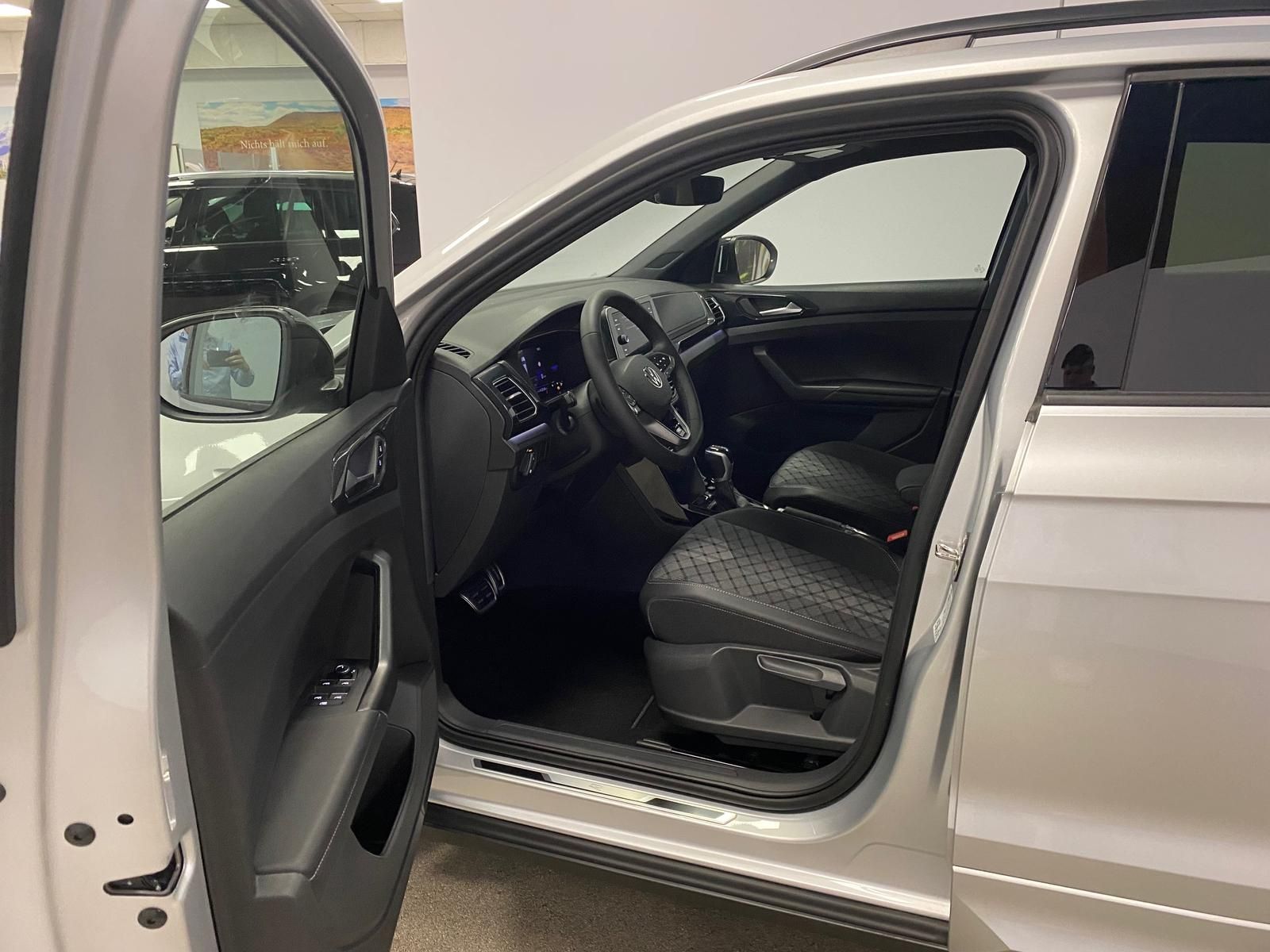 Fahrzeugabbildung Volkswagen T-Cross 1.0 TSI DSG R-Line BLACKSTYLE+MATRIX+AHK