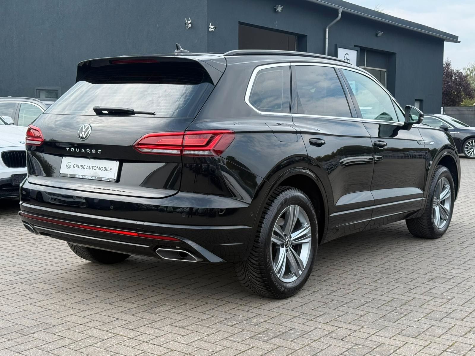 Volkswagen Touareg R-Line 4Motion DSG LED NAV SHZ ACC 360° foto 8