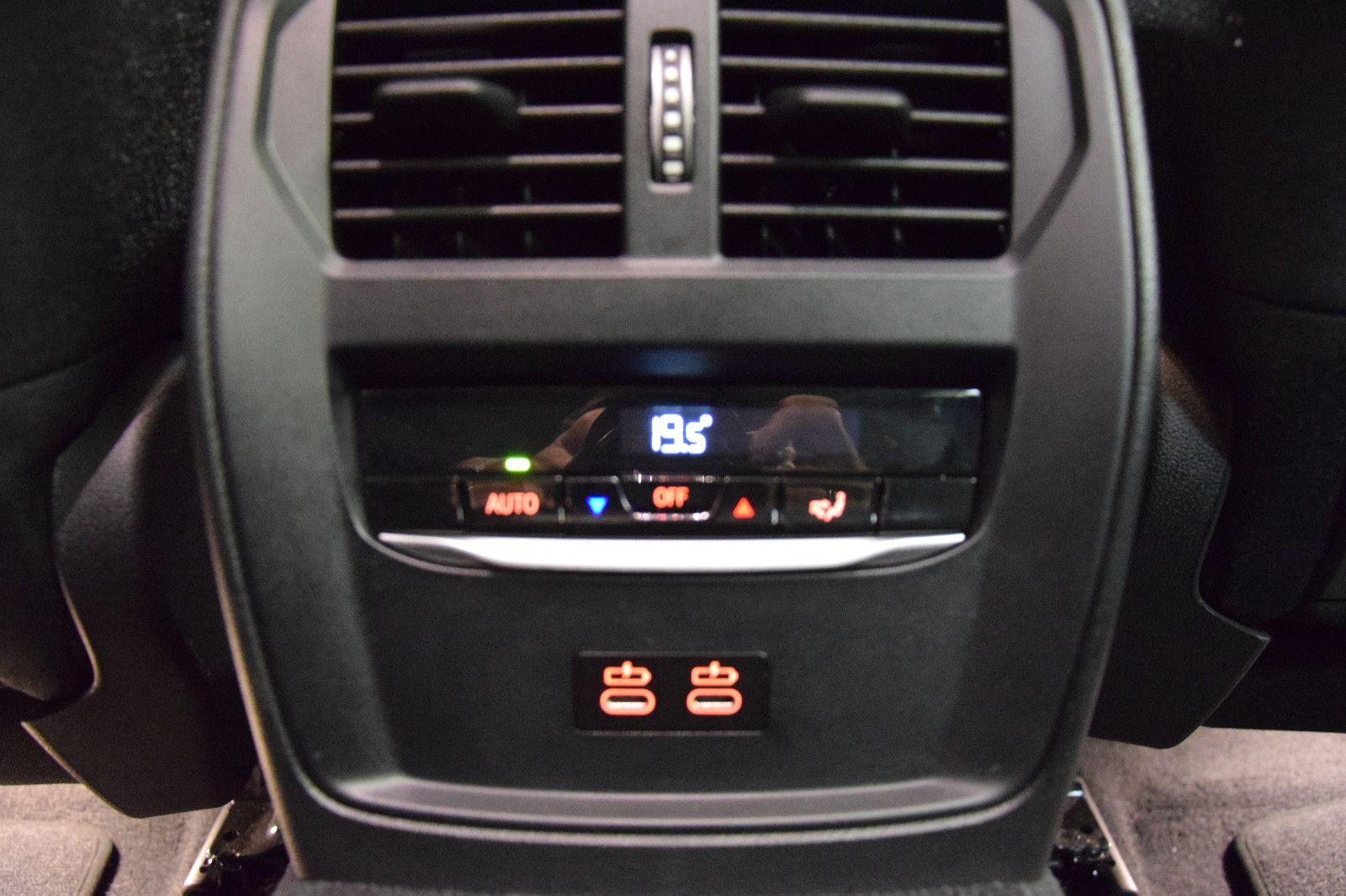 Fahrzeugabbildung BMW 320d xDrive Touring Autom HuD LED ACC AHK Kamera