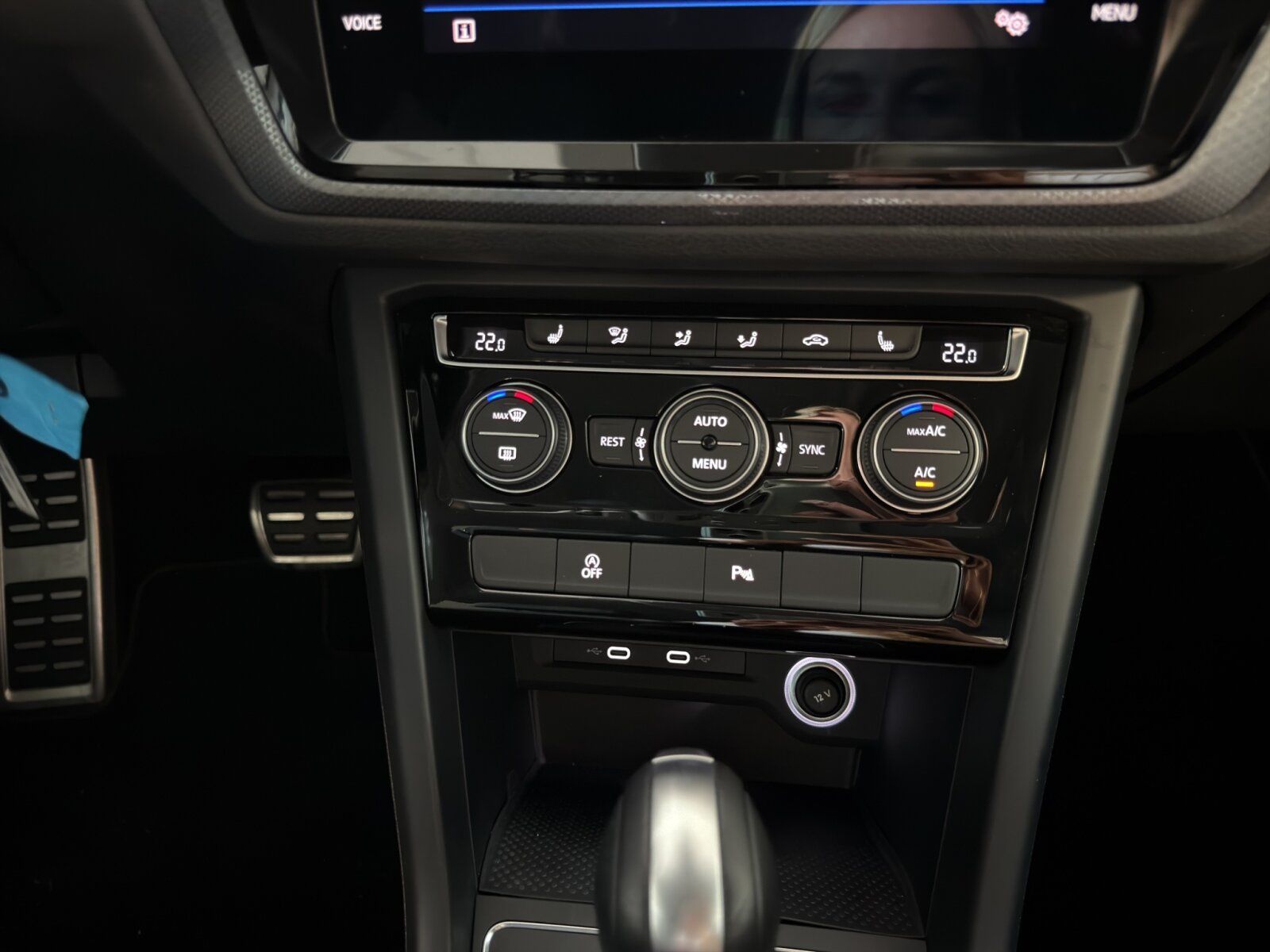Fahrzeugabbildung Volkswagen Touran Active 1.5 TSI DSG AHK APP Kamera