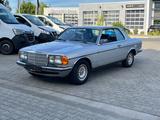 Mercedes-Benz 230 w123 Coupe Tüv 09/26 H-Zulassung - Mercedes-Benz: Coupe, W123