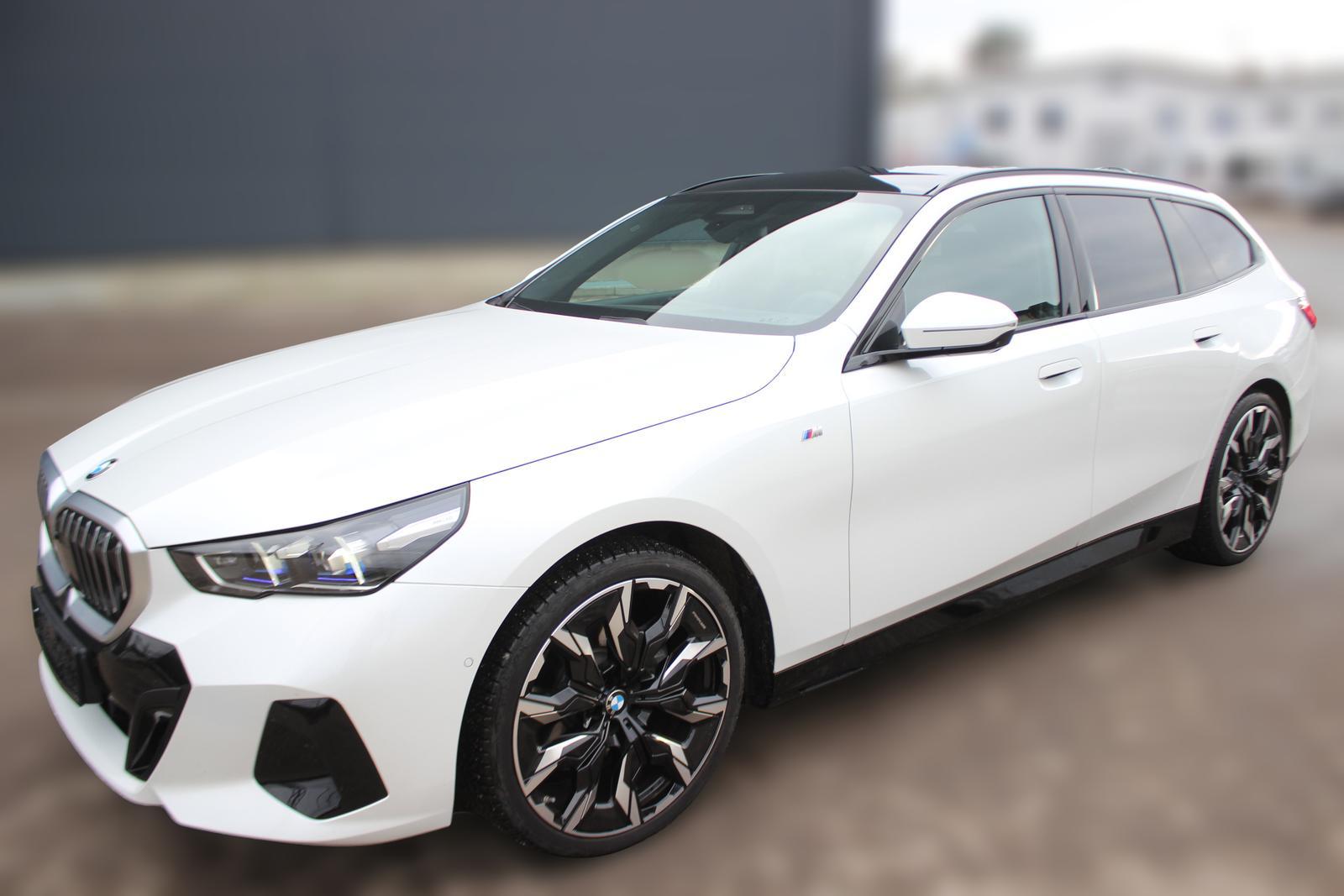 BMW 520i Touring M Sport Pano AHK B&W 21"HUD
