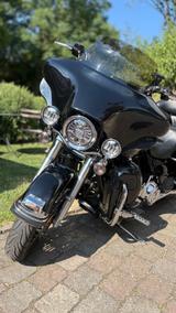 Harley-Davidson Electra Glide Ultra Limited FLHTK (Bj. 2010) - Offers matching your search criteria