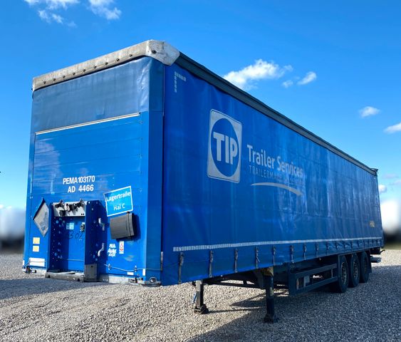 Schmitz Cargobull Standard Curtainsider with Tail lift