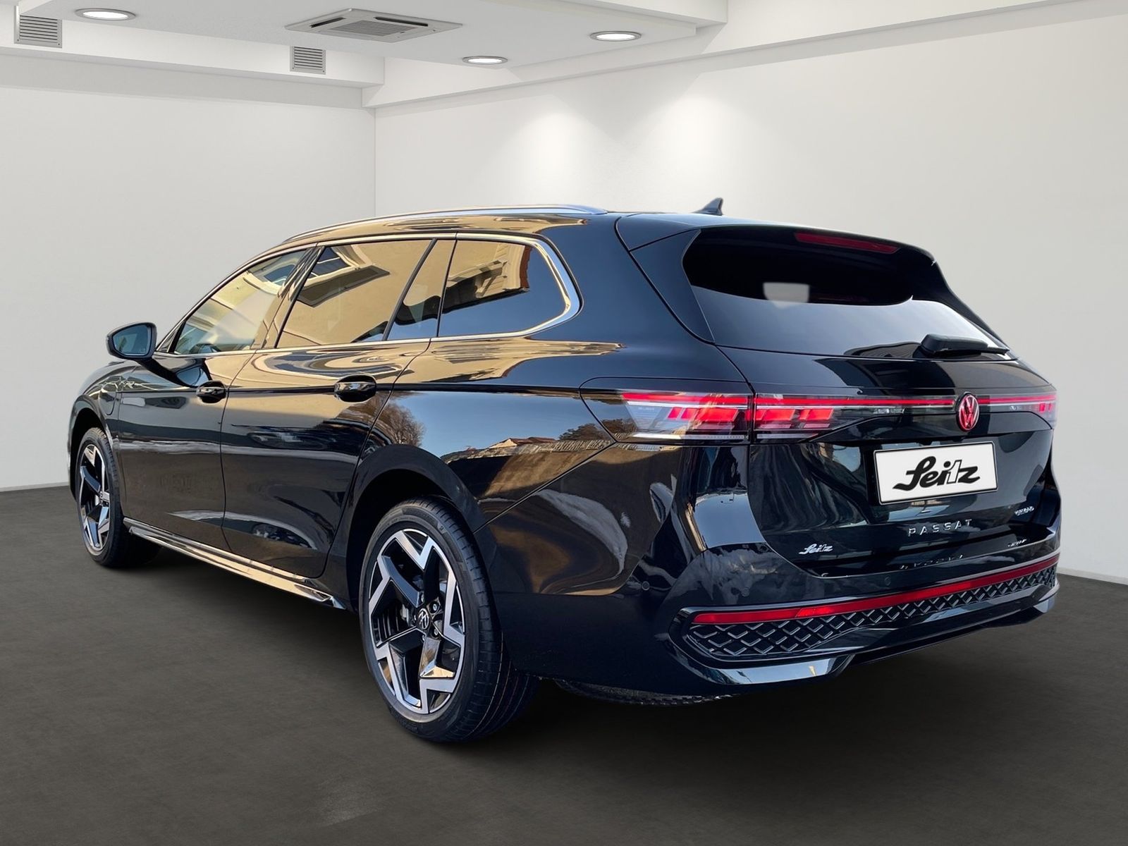 Volkswagen Passat Variant 1.5 TSI eHybrid R-Line AHK HEAD foto 5