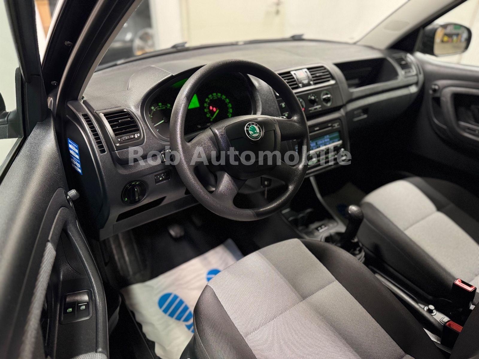 Skoda Fabia 2012 — photo 12