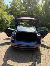 Tesla Model 3 Hinterradantrieb RWD RWD - Tesla Model 3 in Freiburg