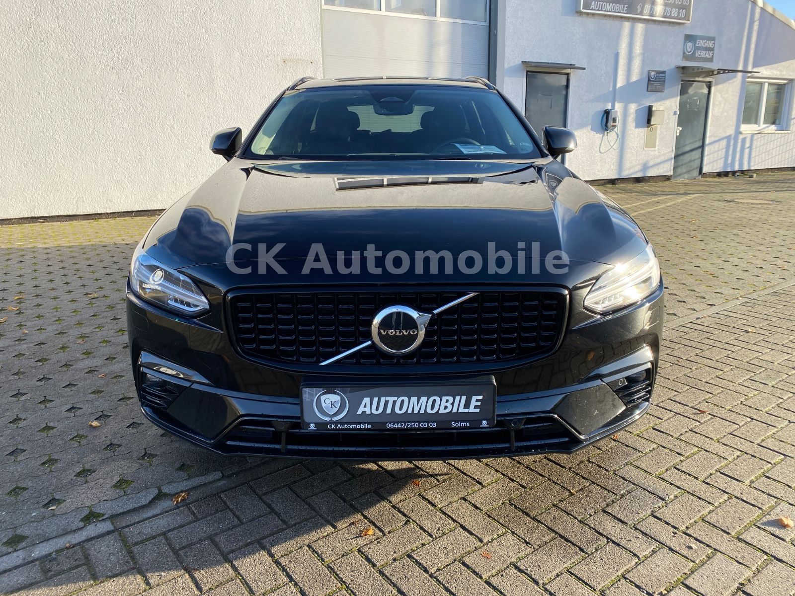 Fahrzeugabbildung Volvo V90 B5 Ultimate Dark AWD/BLIS/Pano/Head-Up/AHK