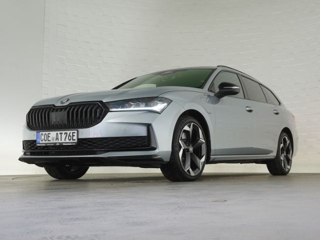Superb COMBI SPORTLINE iV DSG+AHK+NAVI+SITZ-/LEN