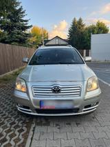 Toyota Avensis 2.0 D-4D Polnische Zulassung - Toyota Avensis aus 2004 mit Diesel-Antrieb