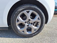 Fahrzeugabbildung Citroën DS3 SoChic VTI 120 Klimaautom. Hi-Fi, Bi-Color