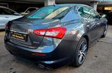Maserati Ghibli 3,0 V6*360°TOTW*SPUR*MEMO*KEYLESS*HARMAN - Maserati Ghibli mit Benzin-Antrieb