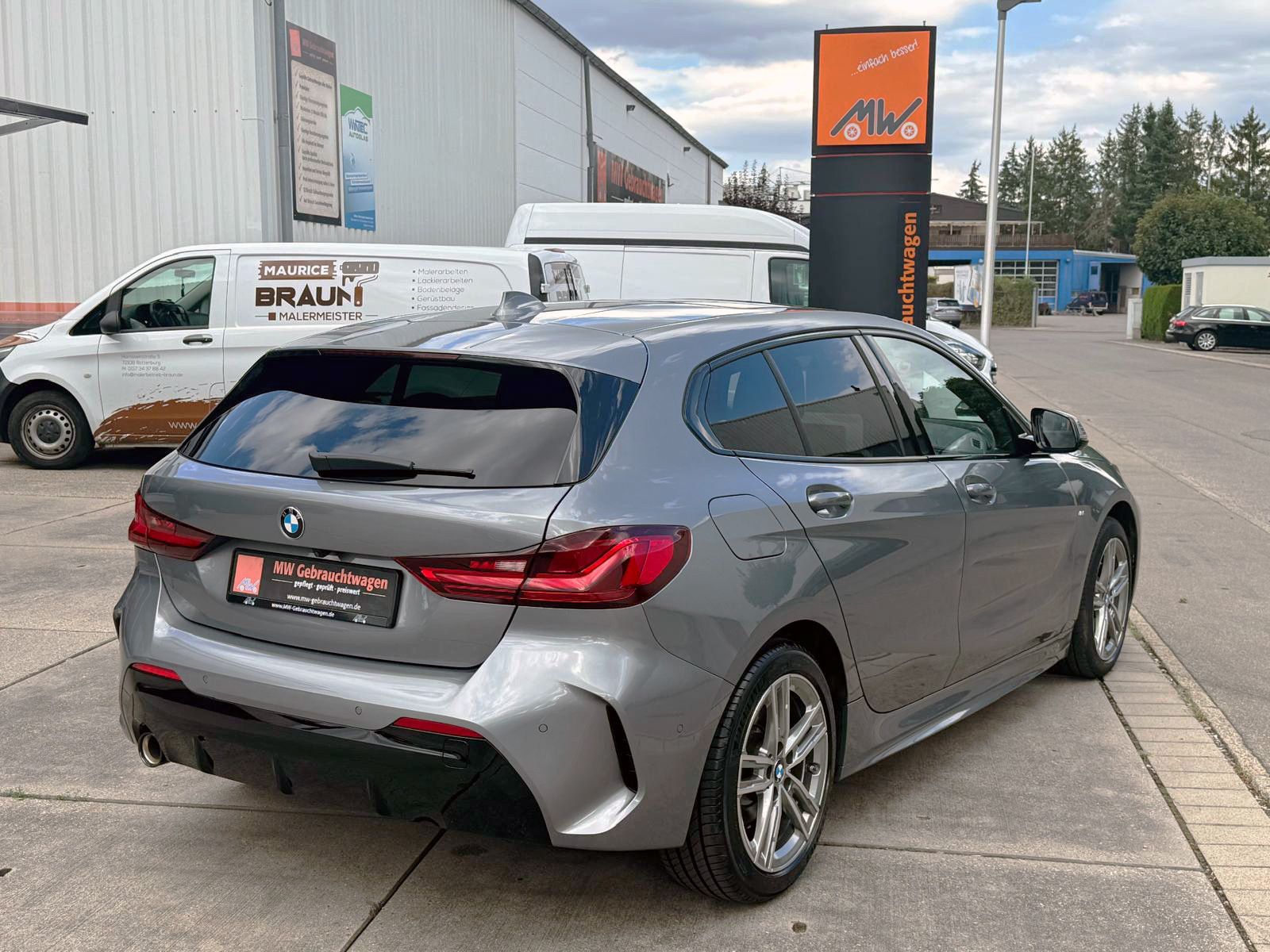 Fahrzeugabbildung BMW 118i M-Sport Steptr. NAV PDC KAM PANO TEMP HIFI