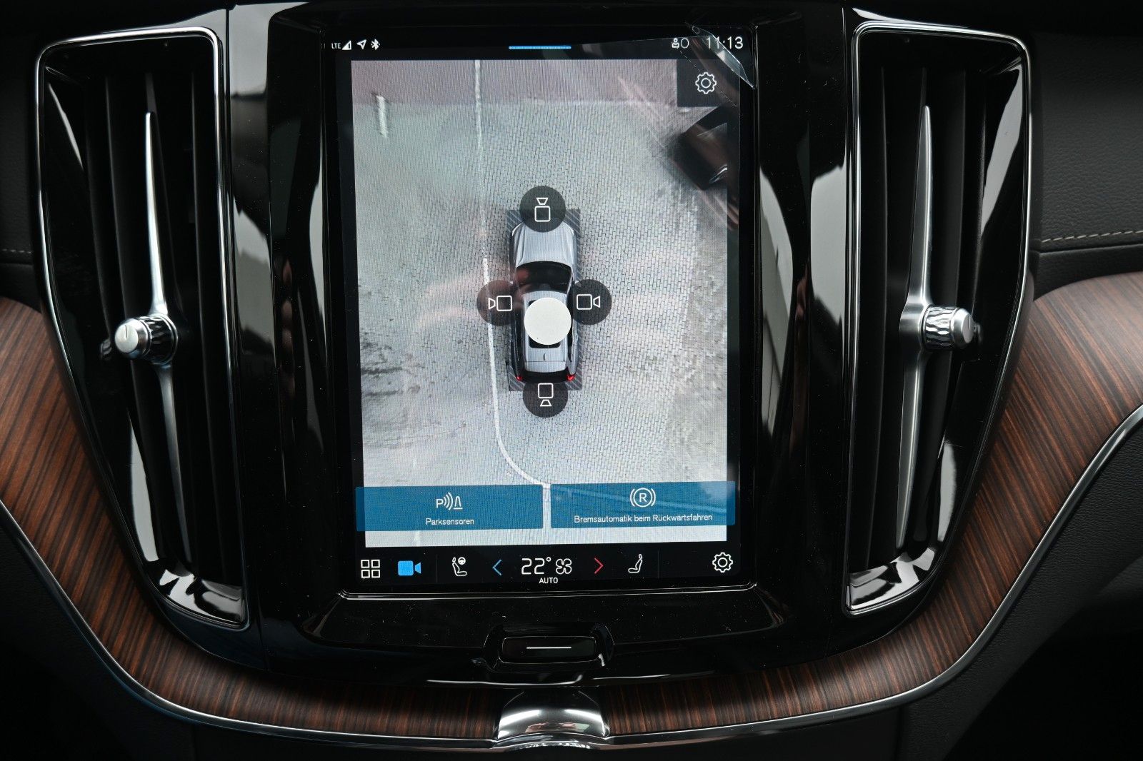 Fahrzeugabbildung Volvo XC60 T8 RC AWD Ultra Dark*LUFT*360*ACC*AHK